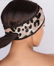 Load image into Gallery viewer, Leopard Microfiber Spa Headband
